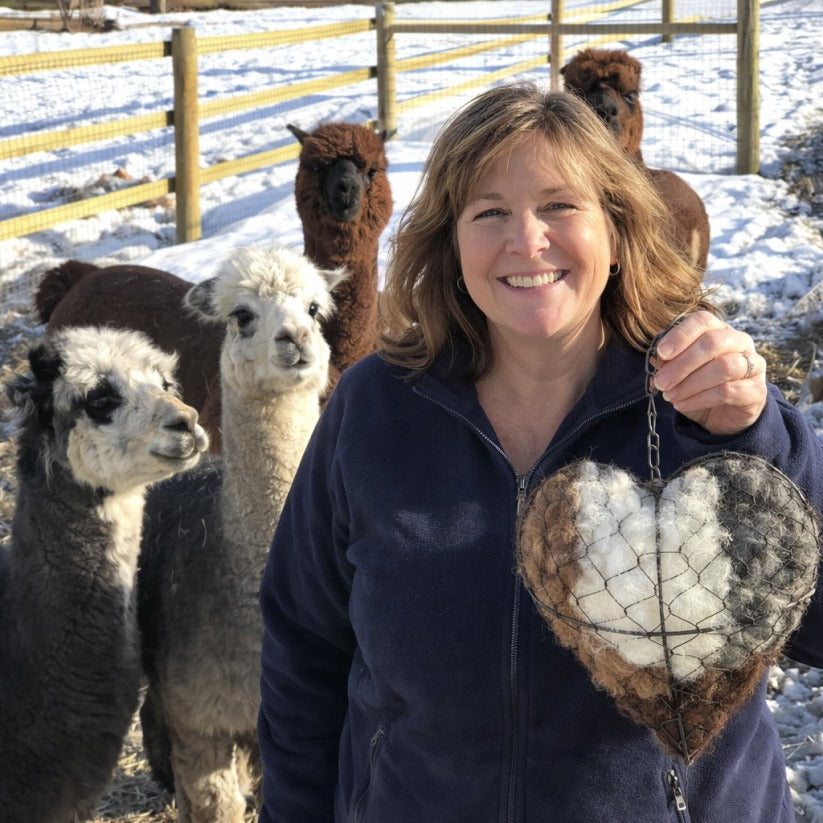 🕊️🏡Handmade Natural Alpaca Fiber Bird Nesting Heart❤️A Cozy Gift for Birds